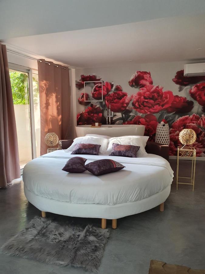 Au Secret Des Bregines Bed & Breakfast Beziers Bagian luar foto