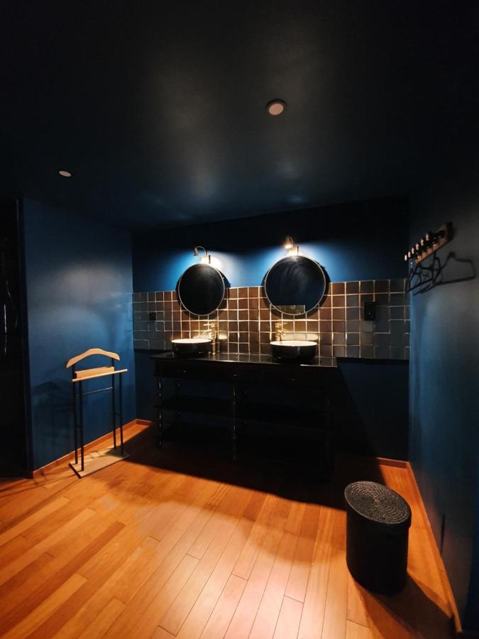 Au Secret Des Bregines Bed & Breakfast Beziers Bagian luar foto